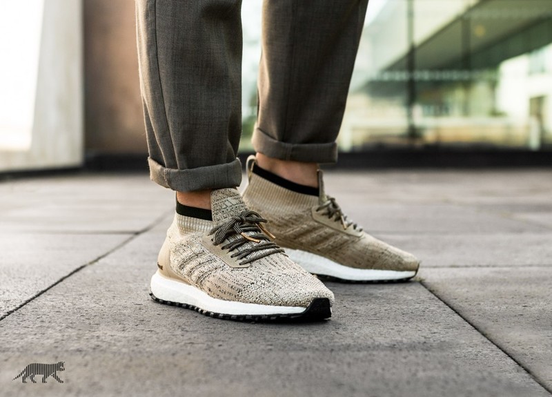 Adidas best sale boost khaki